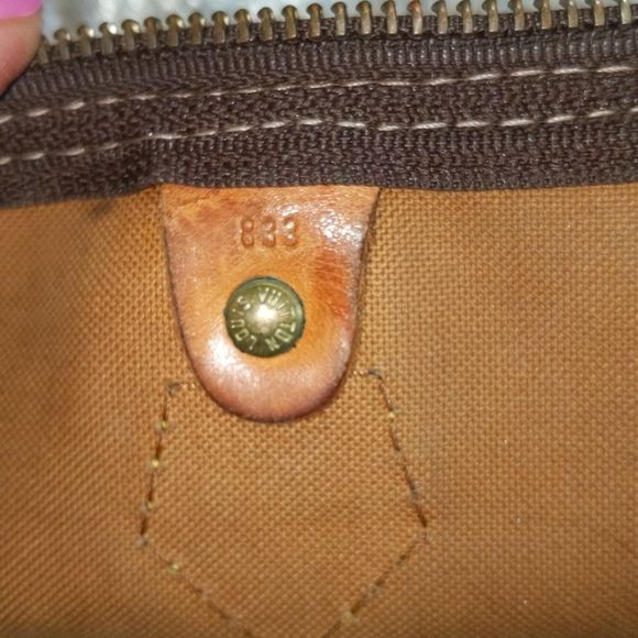 Authentic Louis Vuitton Speedy 35 - Picture 9 of 15